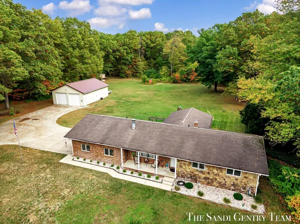 6890 14th St, Spring Lake, MI 49456