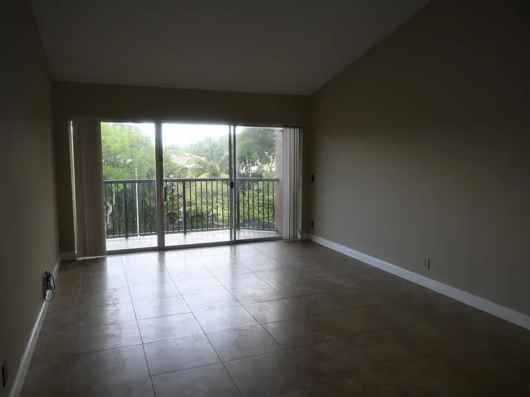 8721 Wiles Rd #305 — Photo 37