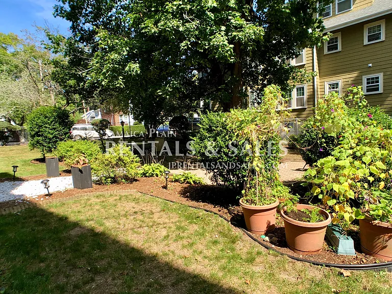 136 Arborway #5 — Photo 12