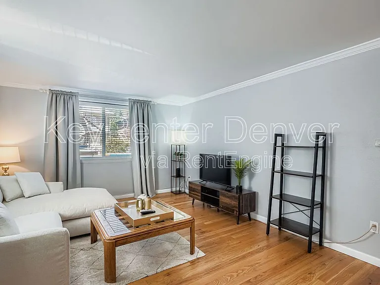 1327 N Steele St #203 — Photo 2