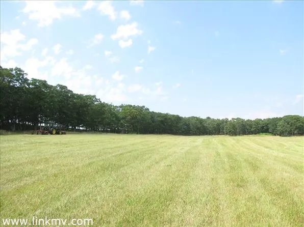 5 Husebys Mountain Rd, West Tisbury, MA 02575