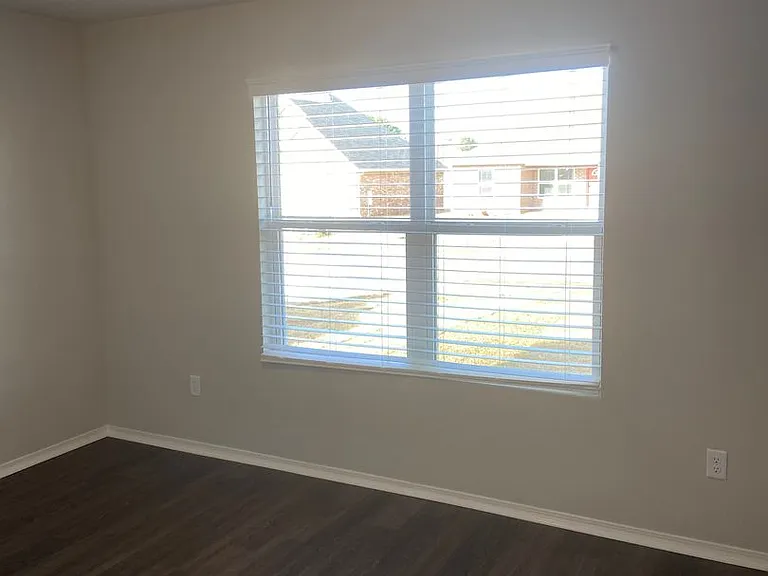2616 Grant Ln — Photo 15