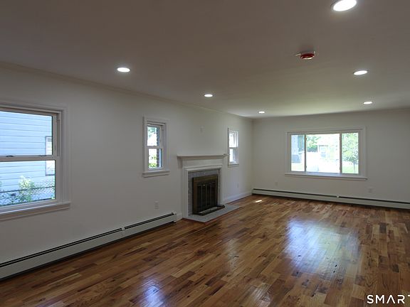 5th image of 338 Lyme Street