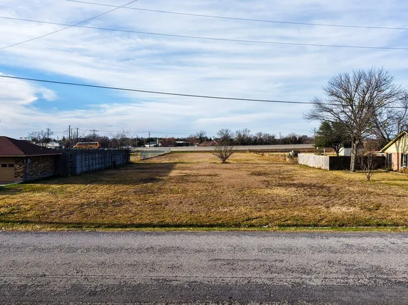 439 Wolf Run Ct, Lavon, TX 75166