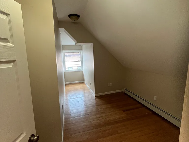 111-113 Chestnut St #6 — Photo 8