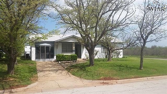 1st image of 126 N Glencoe Cir