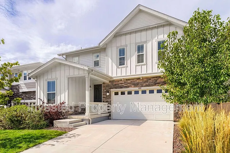 3 bed, 2.5 bath, 2282 sqft, $3,200 — Photo 1