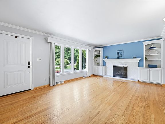 5th image of 1860 Rockwell Dr