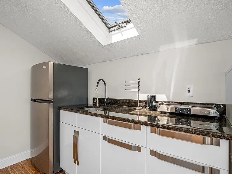 201 Edgewater Dr #B — Photo 13