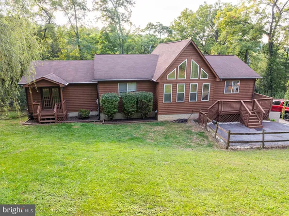 15 Crab Apple Ct, Linden, VA 22642