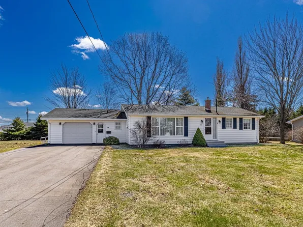 44 Ingleside Dr, Charlottetown, PE C1C 1B9