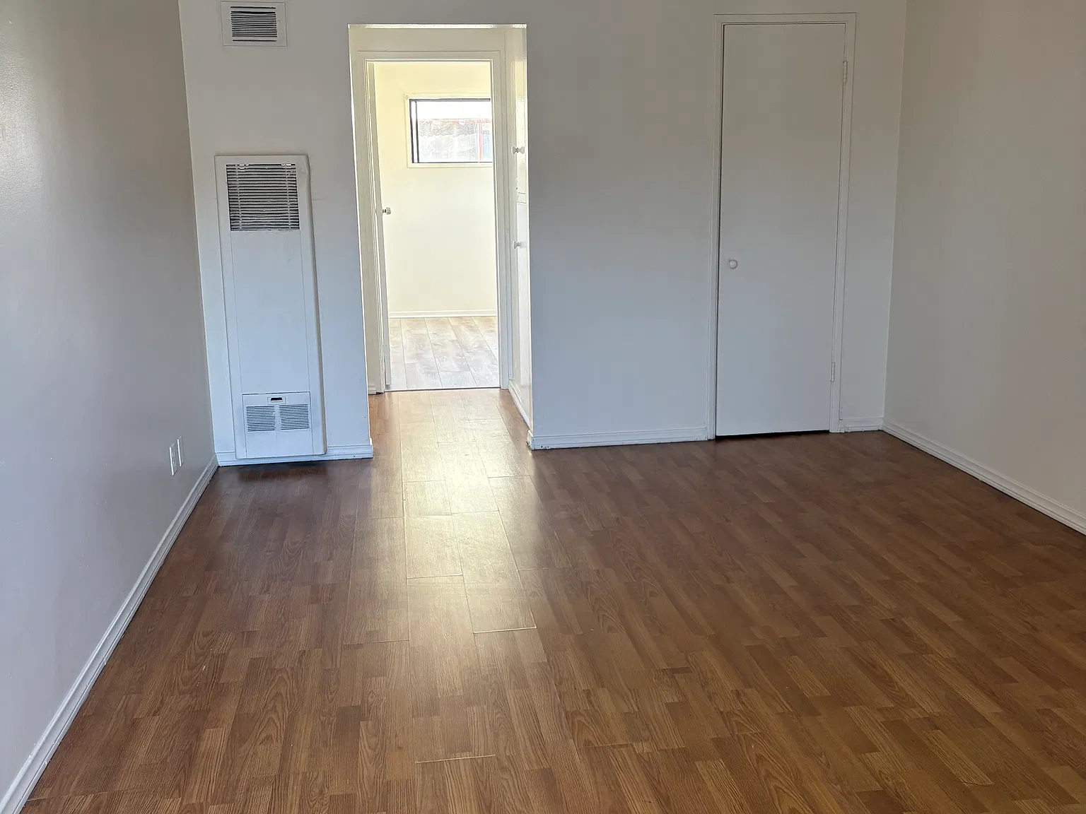 2 bed, 650 sqft, $2,300 — Photo 4