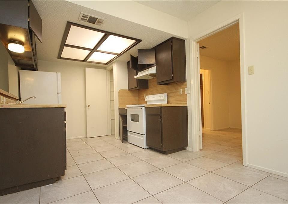 1st image of 9615 Aberdeen Way #A