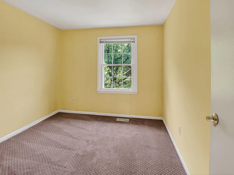 5326 King Arthur Cir — Photo 10