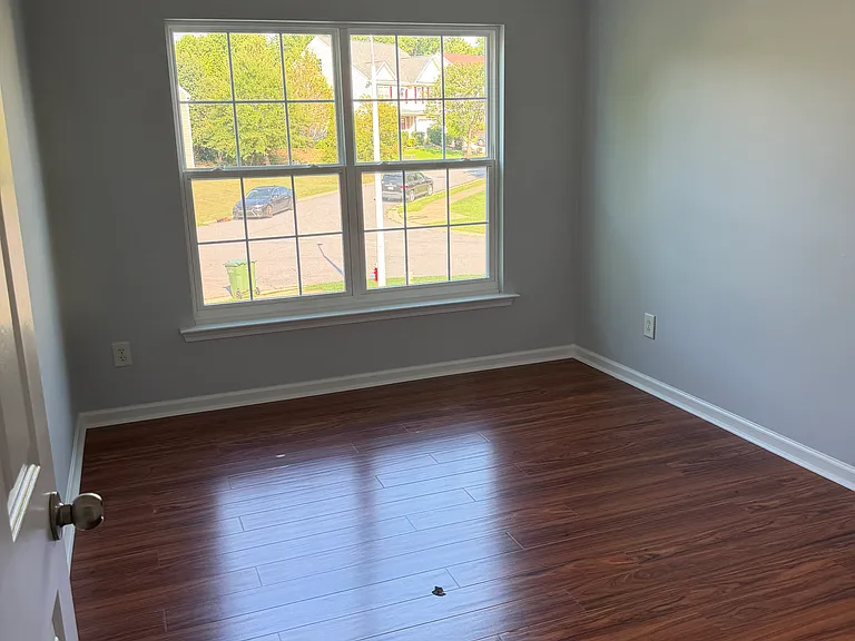 1501 Essexwood Dr — Photo 17