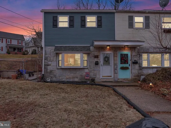 102 W Jackson St, Fleetwood, PA 19522