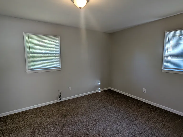 404 Carolina Ave — Photo 10