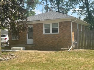 4449 W Forteen Mile Rd, Royal Oak, MI 48073