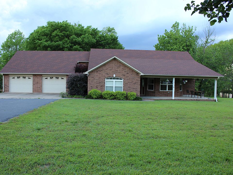1st image of 31 Chateau Dr