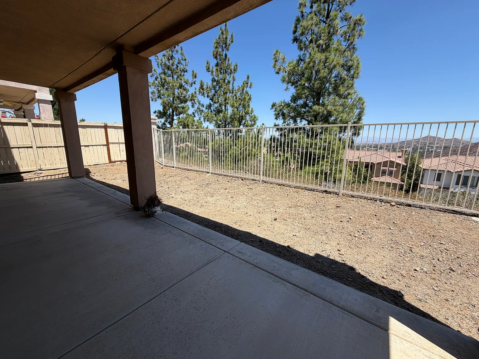 Plaza Valenza, Lake Elsinore — Photo 4