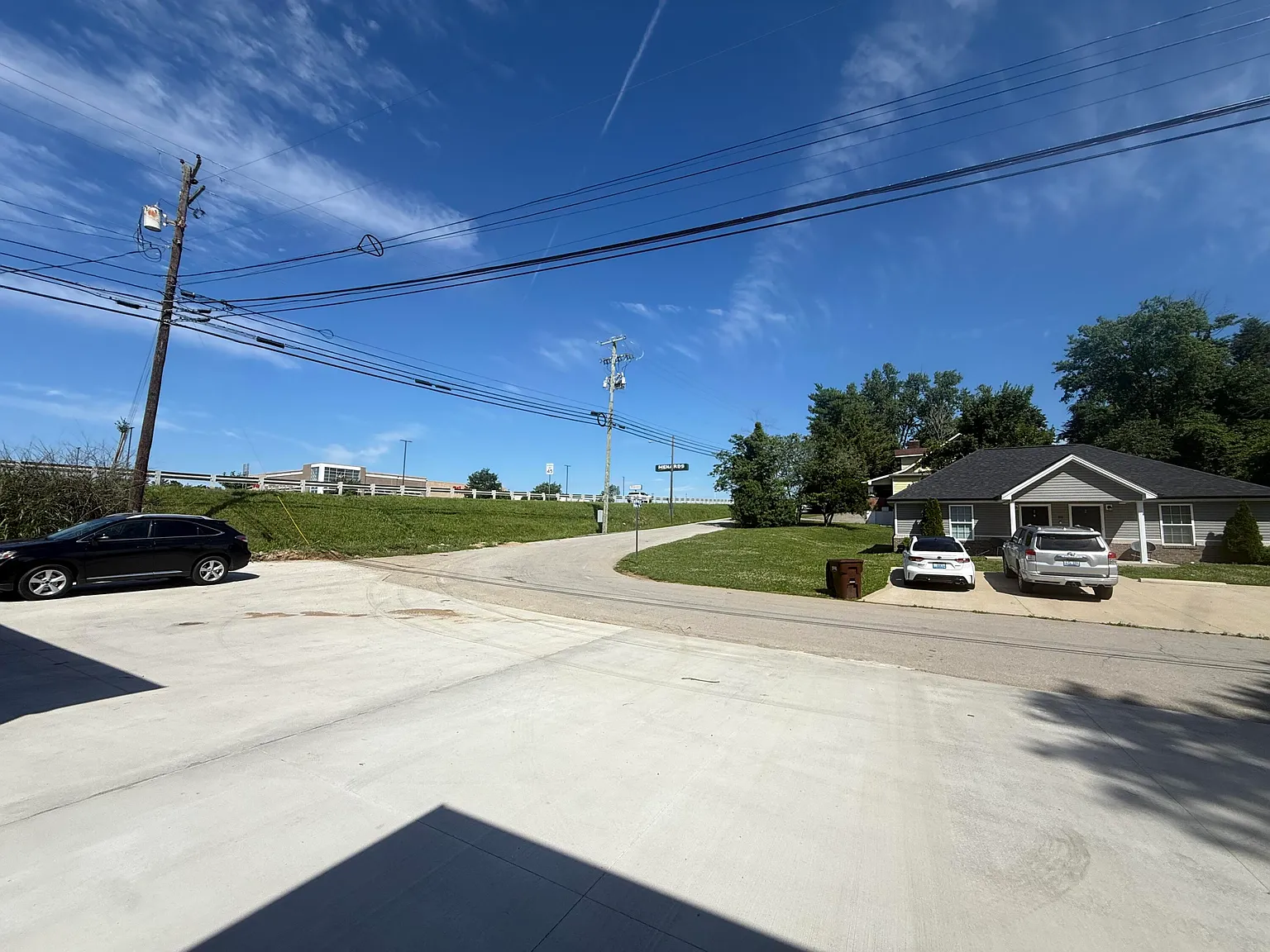 3 bed, 3.0 bath, 1300 sqft, $1,650 — Photo 4