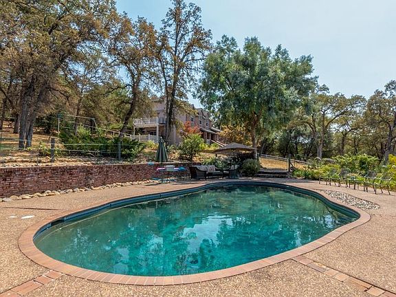 3rd image of 8620 Riverwood Dr