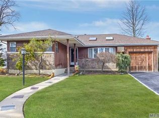 863 Leeds Dr, Bellmore, NY 11710