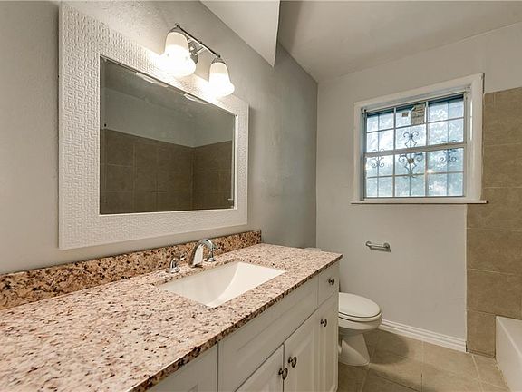 3rd image of 3311 E Ledbetter Dr