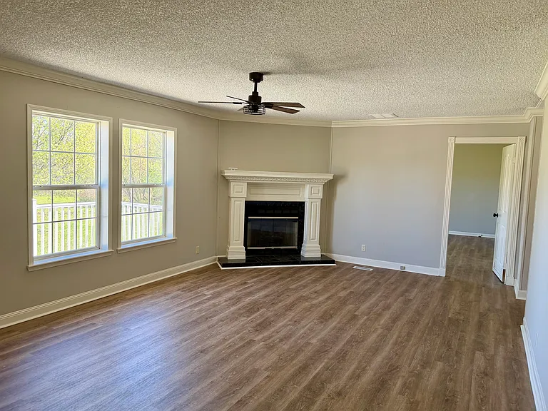 155 Giddens St — Photo 11