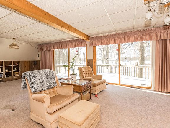 3rd image of 15700 Poplar Ln