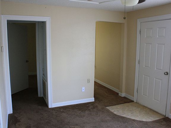4th image of 384 Austin Ave