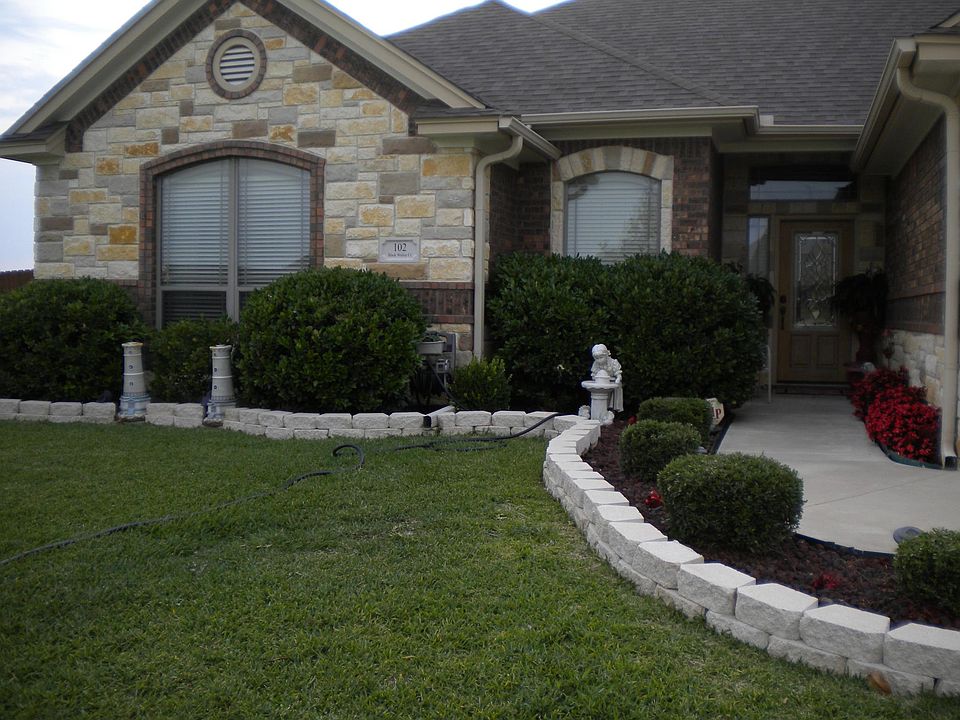 1st image of 102 Black Walnut Ct