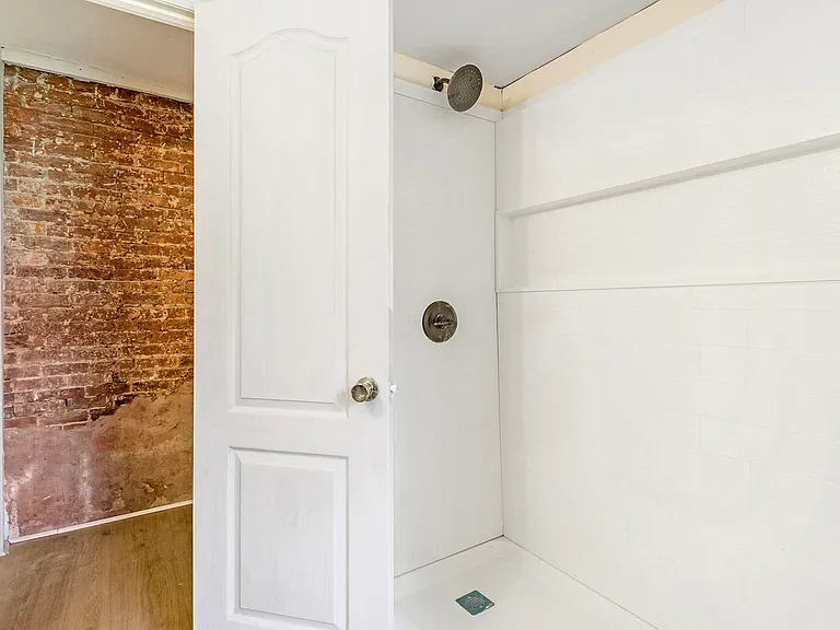 1031 Ash St — Photo 7