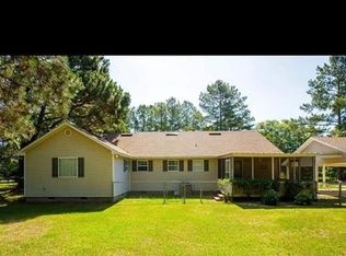 6065 Val Del Rd, Hahira, GA 31632
