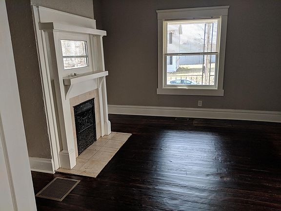 4th image of 1112 Sidney St