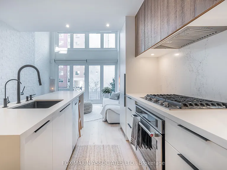 61 McGill St — Photo 9