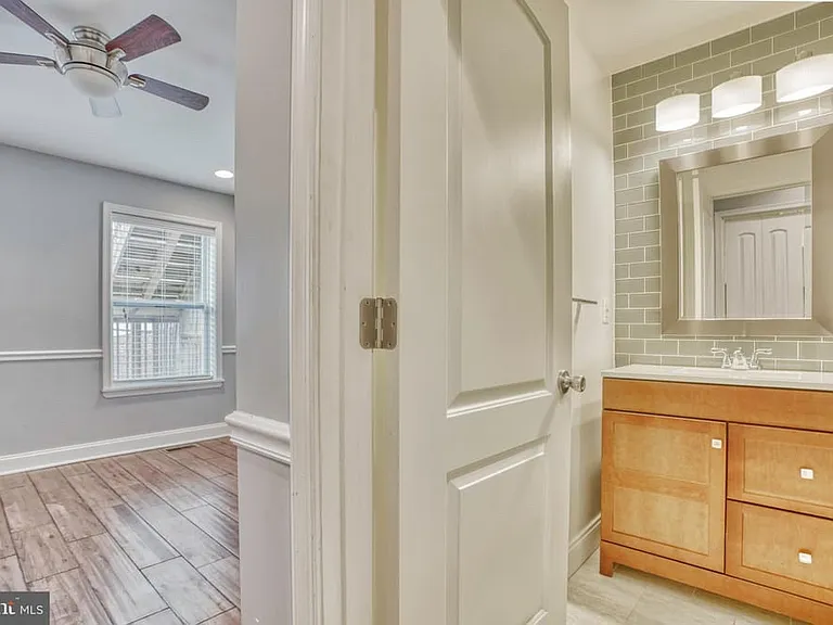 3810 Foster Ave — Photo 14