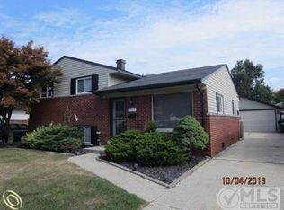 9597 Mueller St, Taylor, MI 48180