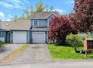 36 Justine Ct, Rensselaer, NY 12144