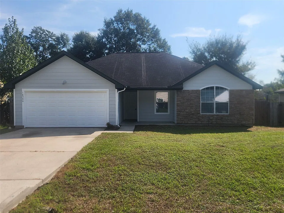 16396 Danika Oak Dr