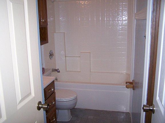 2nd image of 928 Dawnview Dr