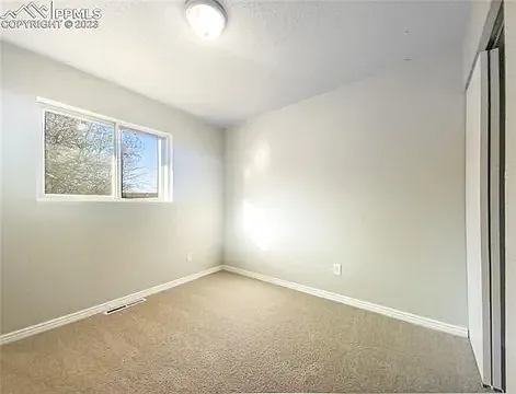 2423 Camelot Ct — Photo 5