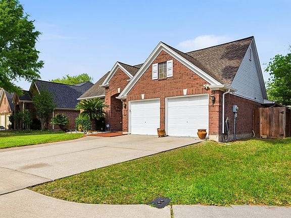 3rd image of 16814 Valley Palms Dr