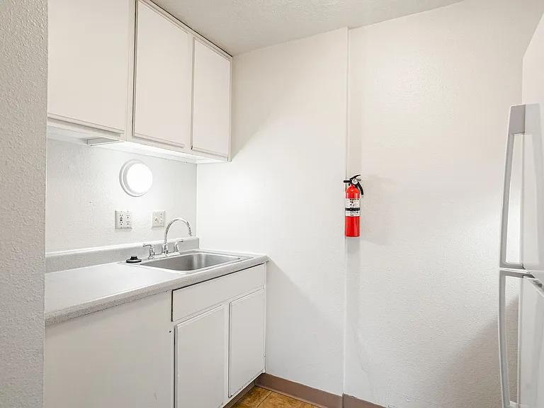 286-Maple Square Apartments — Photo 9