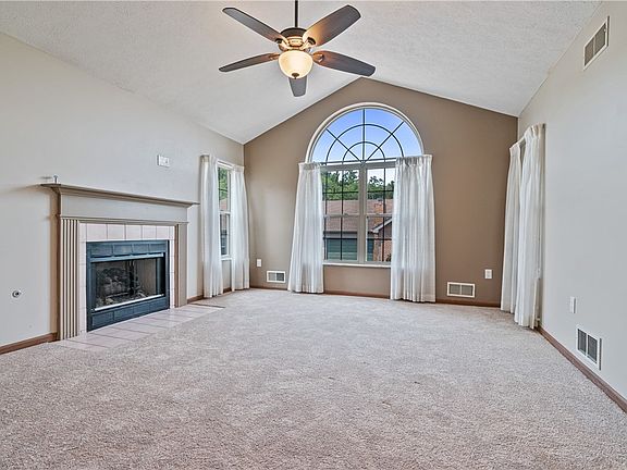 5th image of 1429 Greenbriar Ct