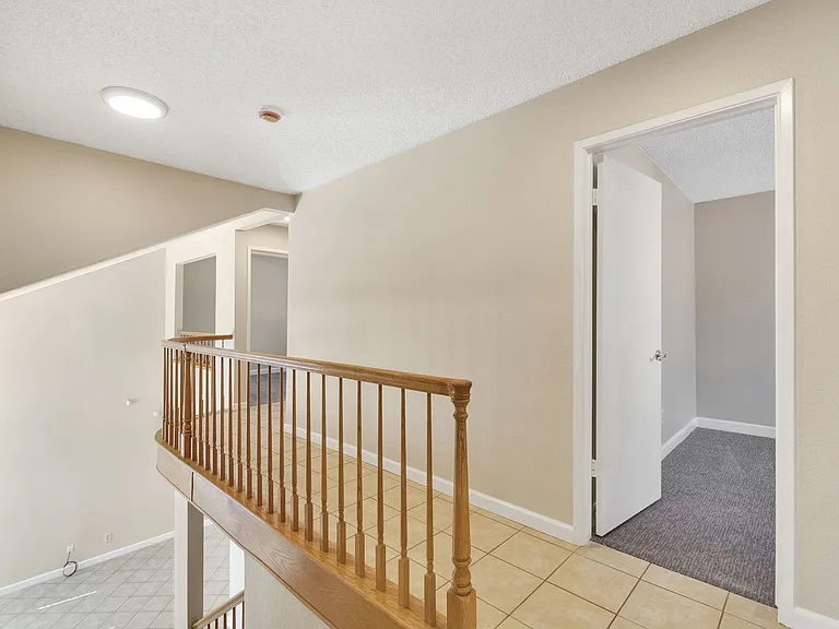 6733 N Warren Ave — Photo 13