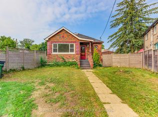 2 Bryant Ave #3, Toronto, ON M4C 5G8