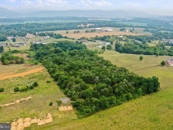 12537 Garrow Dr, Clear Spring, MD 21722