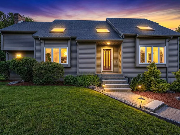 61 Beverly Hill Dr, Shrewsbury, MA 01545