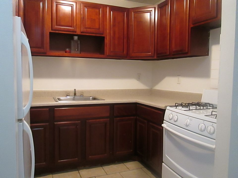 2nd image of 1557 Bruckner Blvd